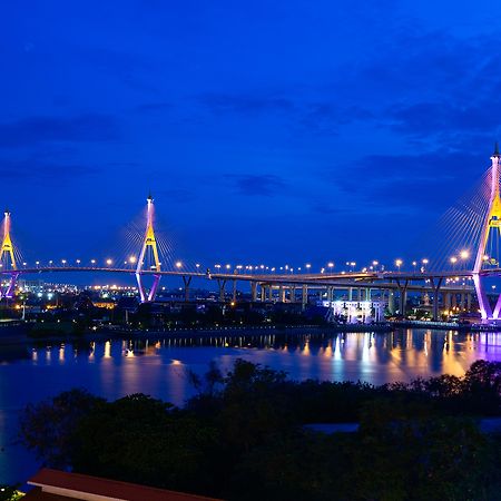 Riverfront Bangkok Esterno foto